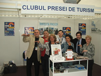 echipa Clubul Presei de Turism: Marian Constantinescu si Traian Badulescu la Targ Turism Bucuresti 10 mai 2008